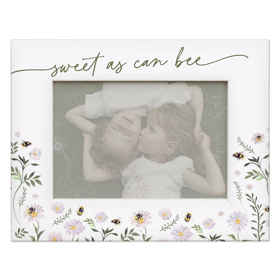 Sweet As Can Bee Daisies